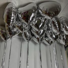 10 фольгированных сердец серебро