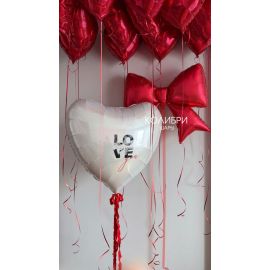 Композиция из шаров с большим сердцем с надписью LOVE из ваших фото