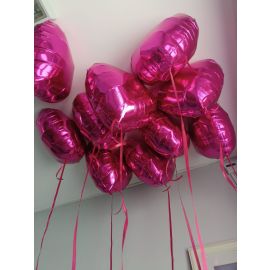 10 ярко-розовых сердец на потолок